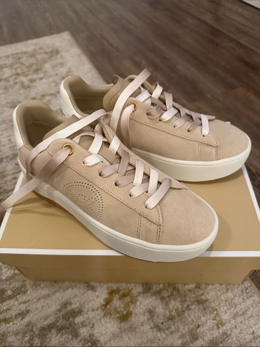 NWT MICHAEL Michael Kors tan and white platform sneakers